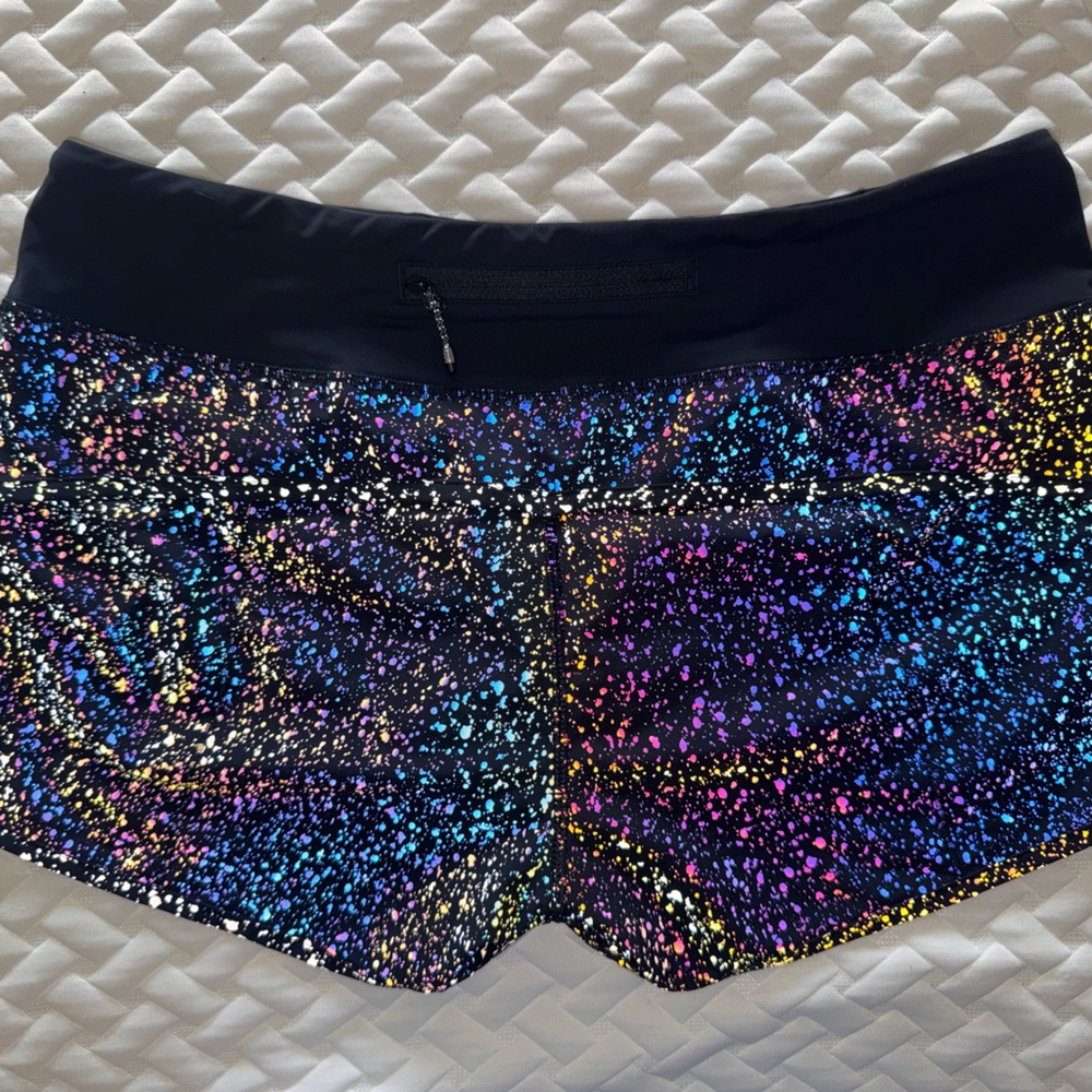 lululemon athletica RARE Rainbow Reflective Speed Short Size 8
